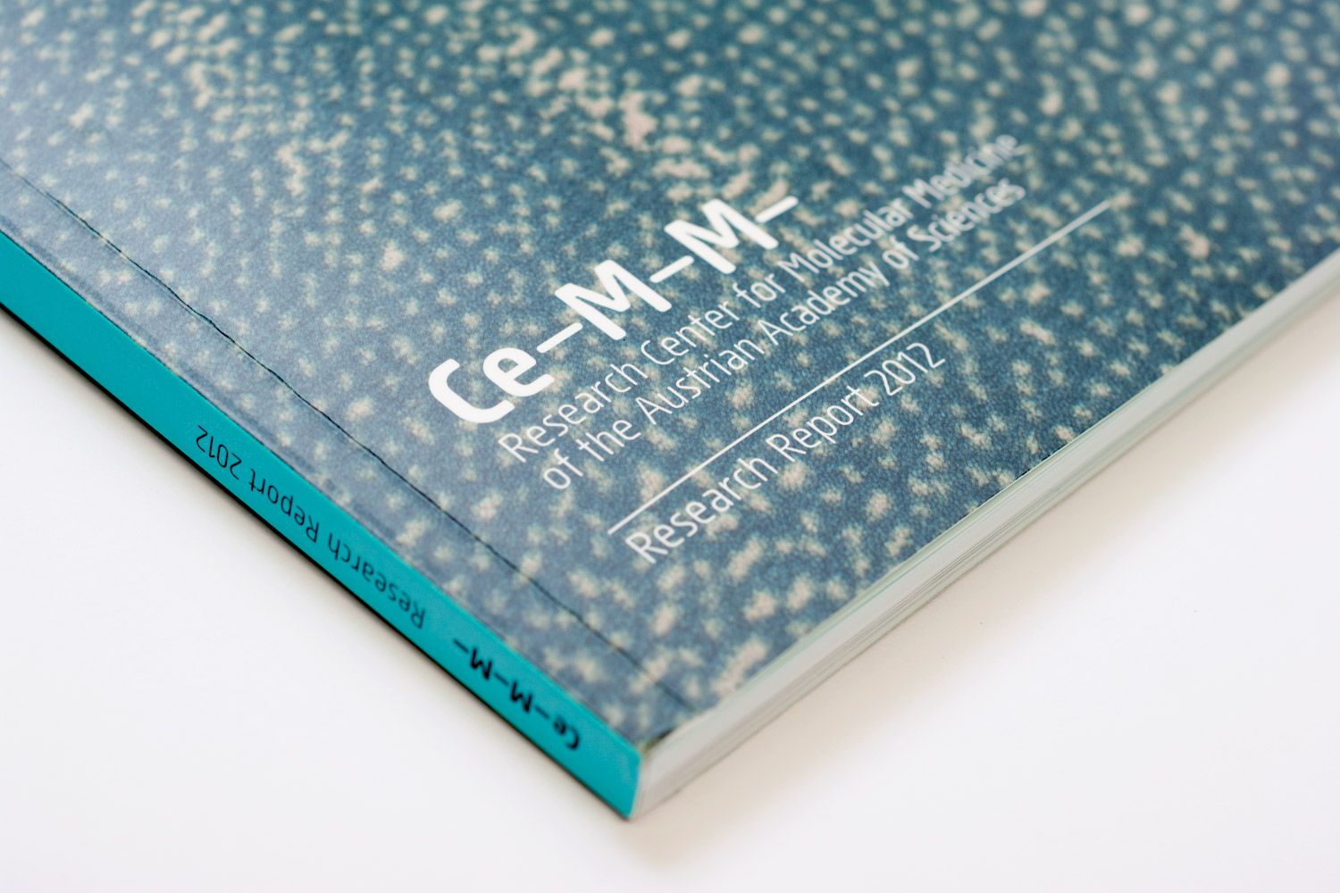 CeMM Report 2012 Cover Detail